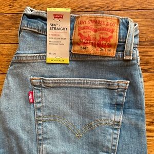 Levi’s 514 straight fit never worn light wash jeans 31x30